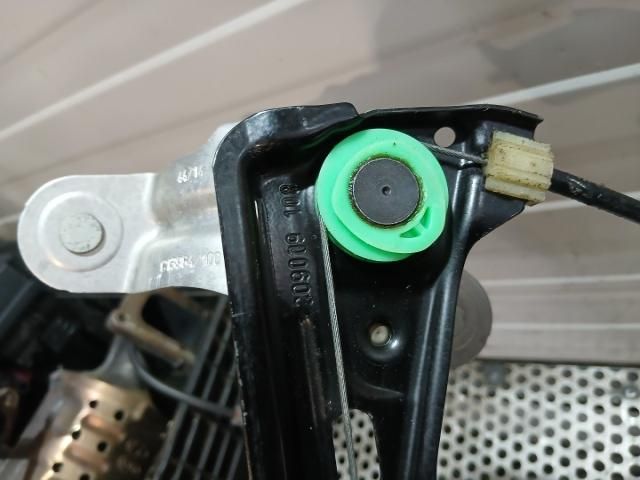 bontott VW GOLF VII Jobb első Ablakemelő Szerkezet (Elektromos)