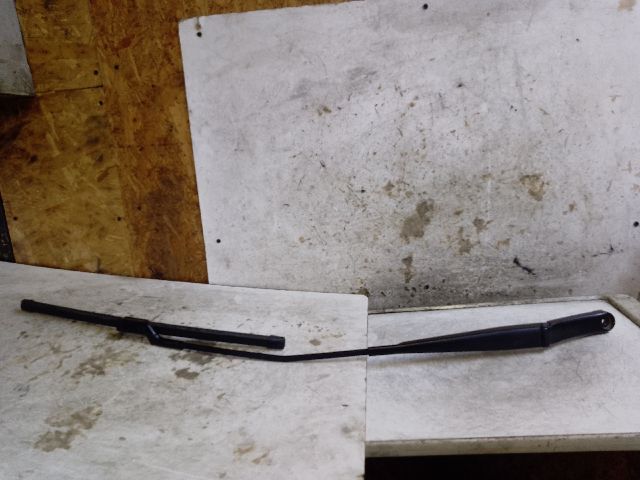 bontott VW GOLF VII Jobb első Ablaktörlő Kar