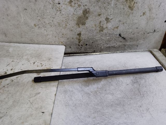 bontott VW GOLF VII Jobb első Ablaktörlő Kar