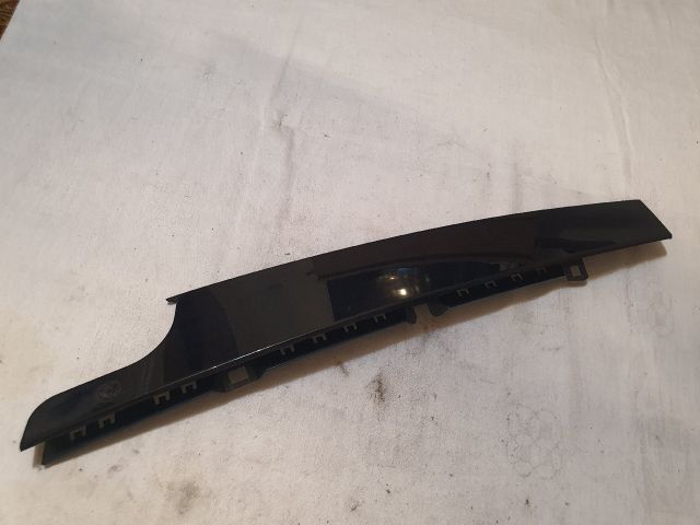 bontott VW GOLF VII Jobb első Ajtó Díszléc