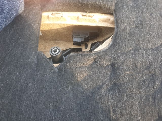 bontott VW GOLF VII Jobb első Ajtó Kárpit