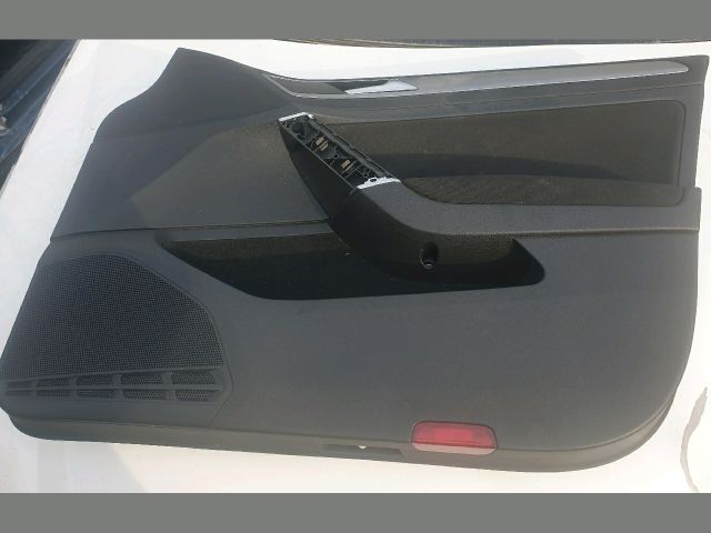 bontott VW GOLF VII Jobb első Ajtó Kárpit