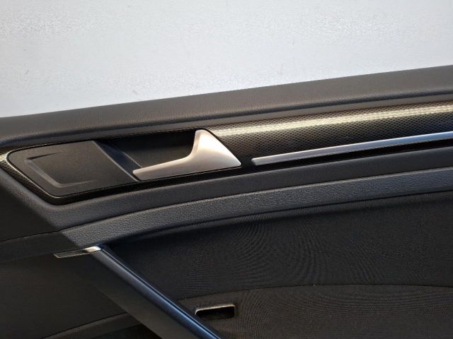 bontott VW GOLF VII Jobb első Ajtó Kárpit
