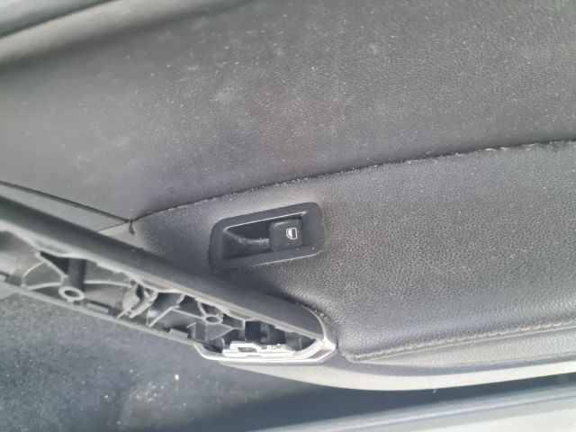 bontott VW GOLF VII Jobb első Ajtó Kárpit