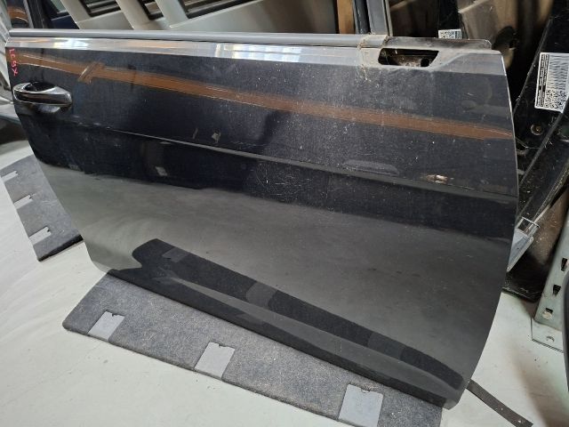 bontott VW GOLF VII Jobb első Ajtó (Részeivel)