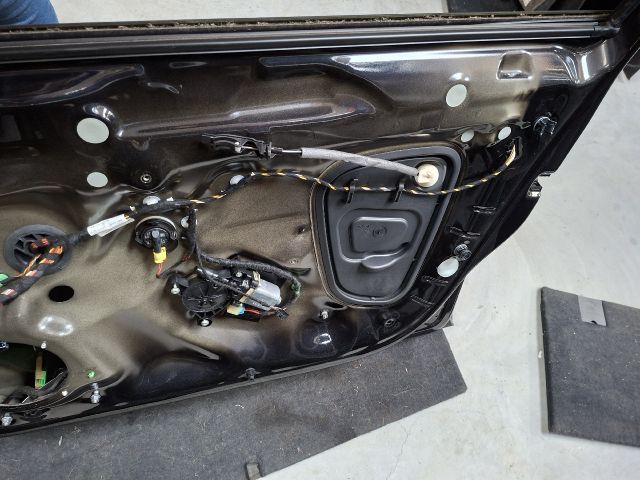 bontott VW GOLF VII Jobb első Ajtó (Részeivel)