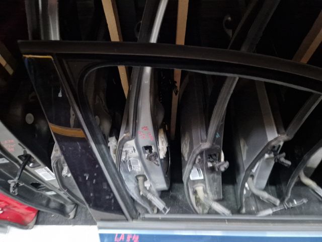 bontott VW GOLF VII Jobb első Ajtó (Részeivel)