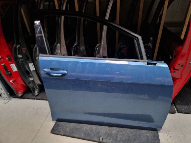 bontott VW GOLF VII Jobb első Ajtó (Részeivel)