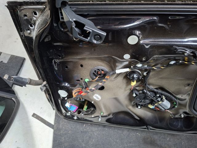 bontott VW GOLF VII Jobb első Ajtó (Részeivel)