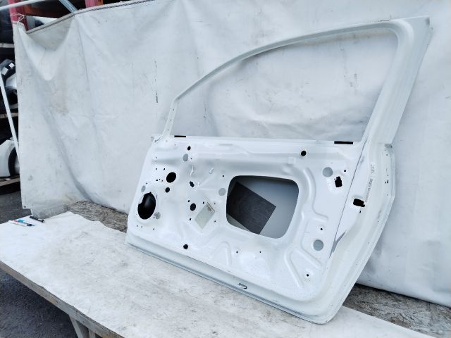 bontott VW GOLF VII Jobb első Ajtó (Üres lemez)