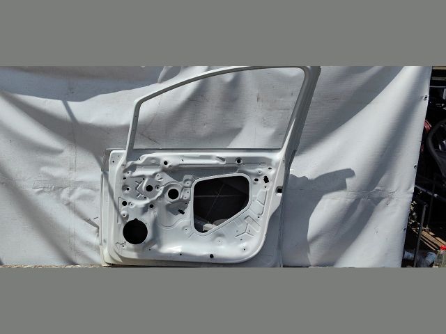 bontott VW GOLF VII Jobb első Ajtó (Üres lemez)