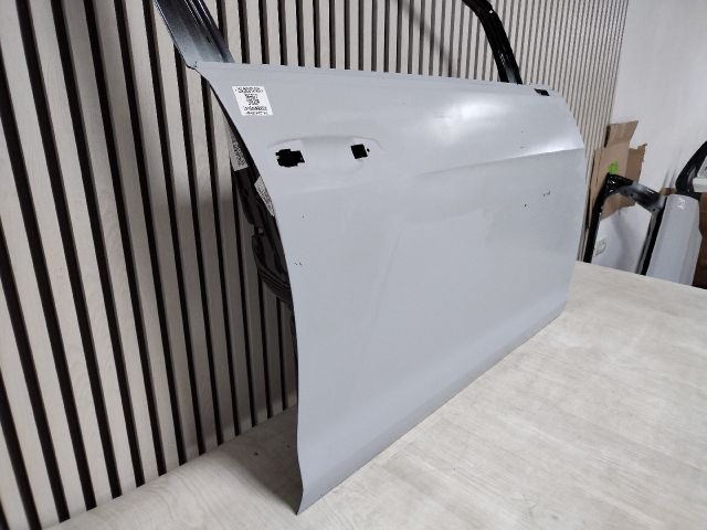 bontott VW GOLF VII Jobb első Ajtó (Üres lemez)