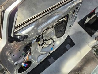 bontott VW GOLF VII Jobb első Ajtó (Üres lemez)