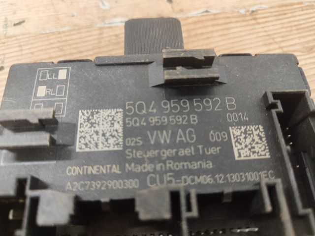 bontott VW GOLF VII Jobb első Ajtó Vezérlőegység