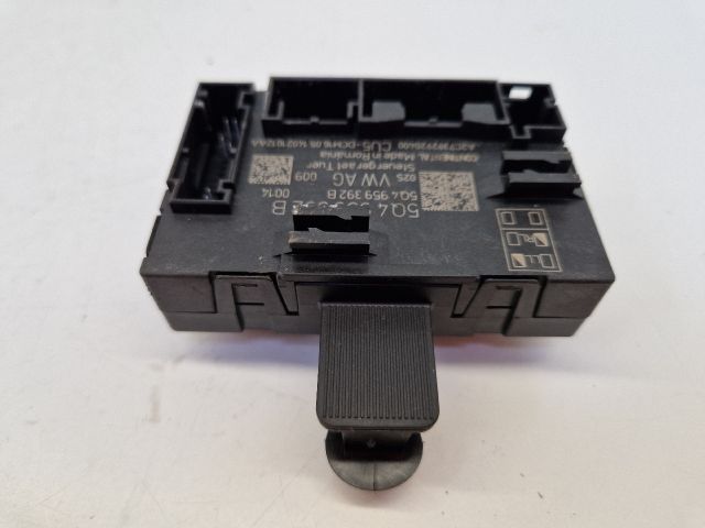 bontott VW GOLF VII Jobb első Ajtó Vezérlőegység