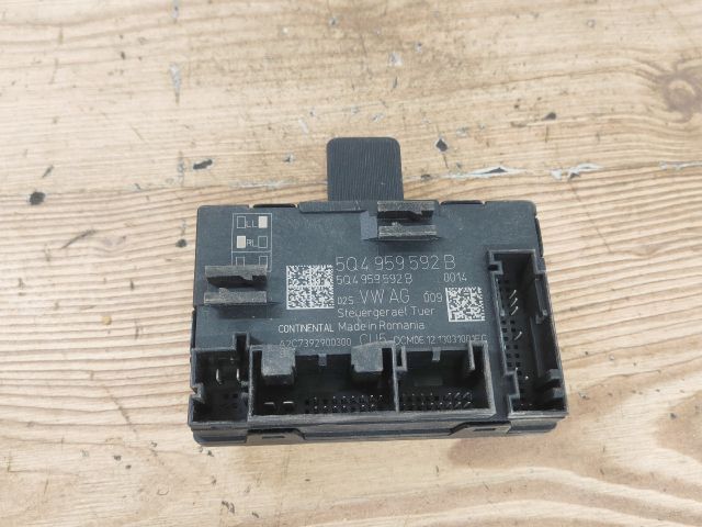 bontott VW GOLF VII Jobb első Ajtó Vezérlőegység
