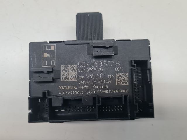 bontott VW GOLF VII Jobb első Ajtó Vezérlőegység