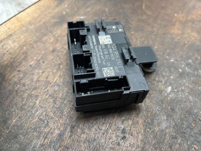 bontott VW GOLF VII Jobb első Ajtó Vezérlőegység