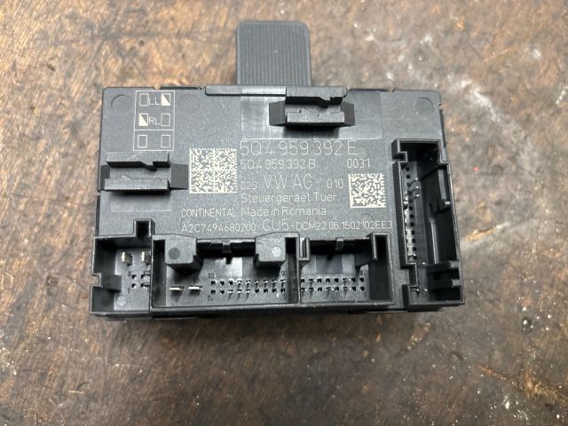 bontott VW GOLF VII Jobb első Ajtó Vezérlőegység