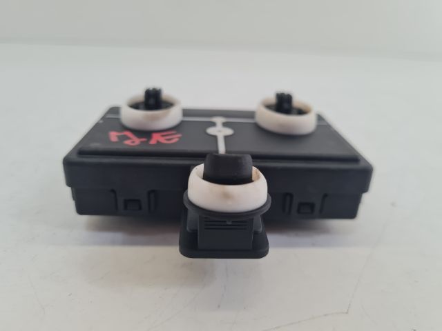 bontott VW GOLF VII Jobb első Ajtó Vezérlőegység