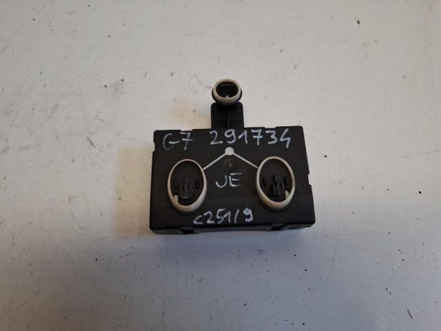 bontott VW GOLF VII Jobb első Ajtó Vezérlőegység