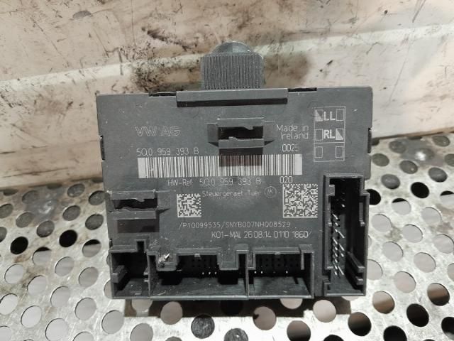 bontott VW GOLF VII Jobb első Ajtó Vezérlőegység
