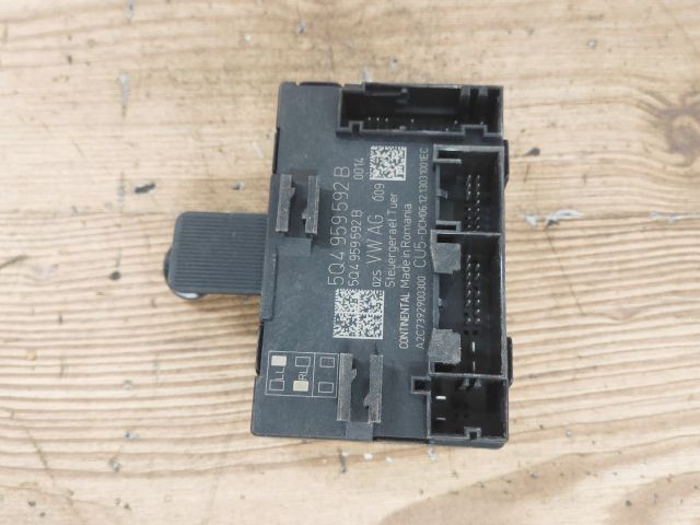 bontott VW GOLF VII Jobb első Ajtó Vezérlőegység