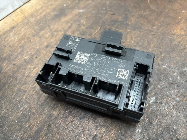 bontott VW GOLF VII Jobb első Ajtó Vezérlőegység