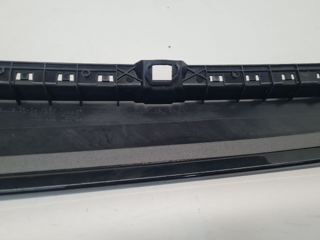 bontott VW GOLF VII Jobb első Ajtókeret Burkolat