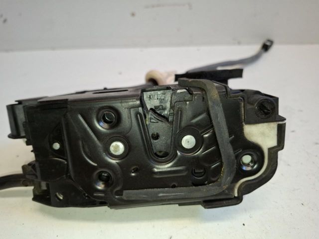 bontott VW GOLF VII Jobb első Ajtózár