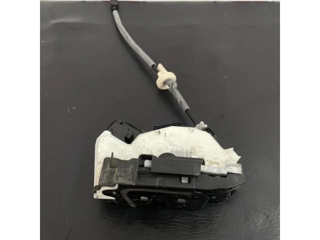 bontott VW GOLF VII Jobb első Ajtózár