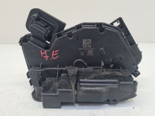 bontott VW GOLF VII Jobb első Ajtózár