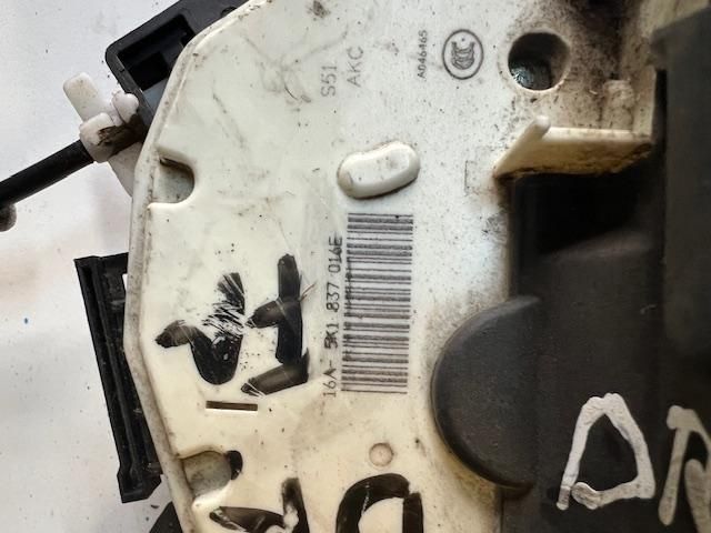 bontott VW GOLF VII Jobb első Ajtózár