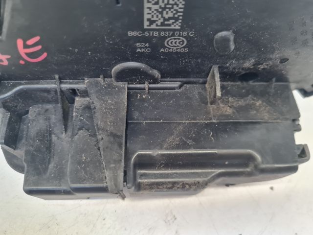 bontott VW GOLF VII Jobb első Ajtózár