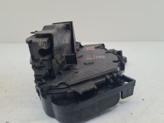 bontott VW GOLF VII Jobb első Ajtózár