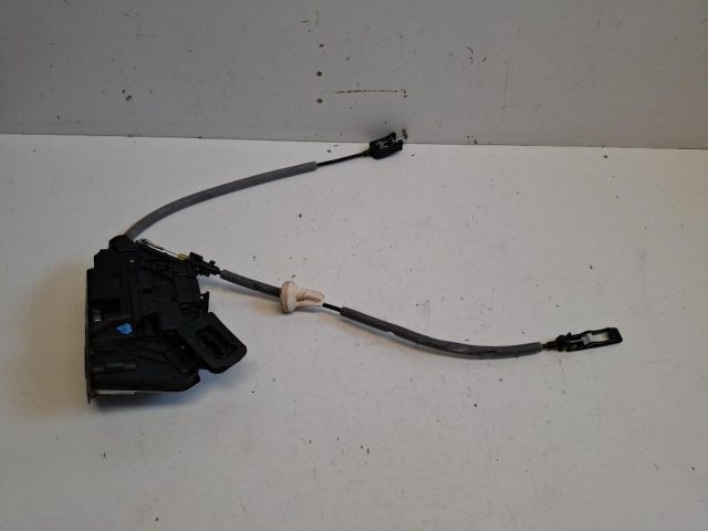 bontott VW GOLF VII Jobb első Ajtózár