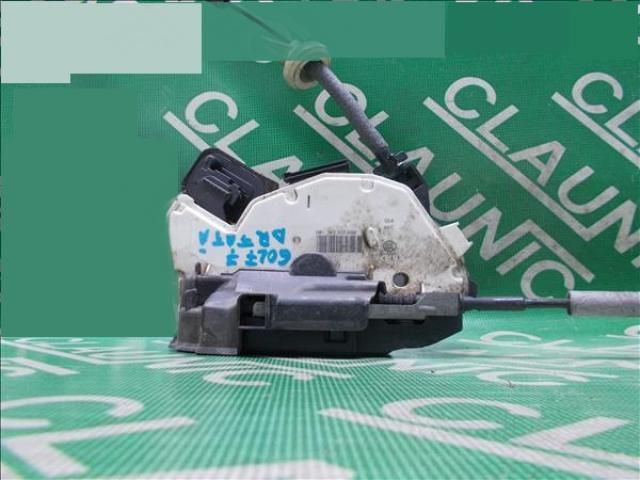 bontott VW GOLF VII Jobb első Ajtózár