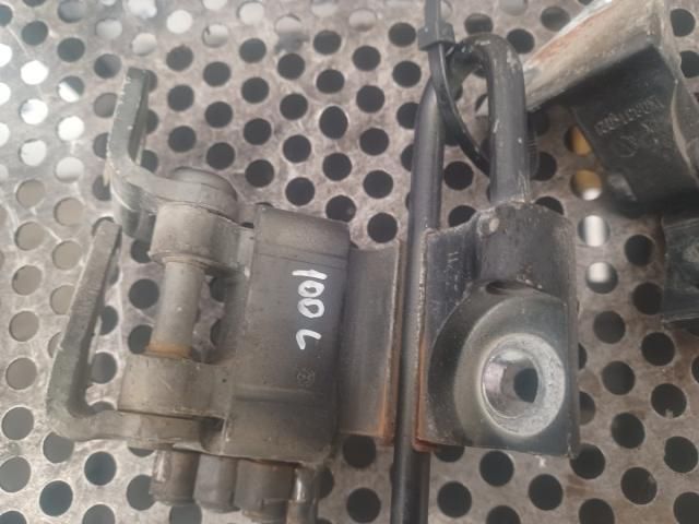 bontott VW GOLF VII Jobb első Alsó Zsanér