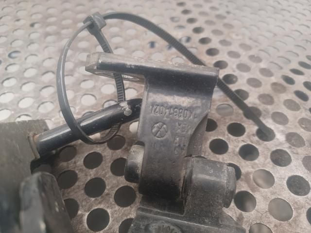 bontott VW GOLF VII Jobb első Alsó Zsanér