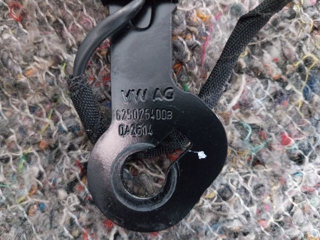 bontott VW GOLF VII Jobb első Biztonsági Öv Csat