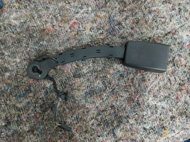 bontott VW GOLF VII Jobb első Biztonsági Öv Csat