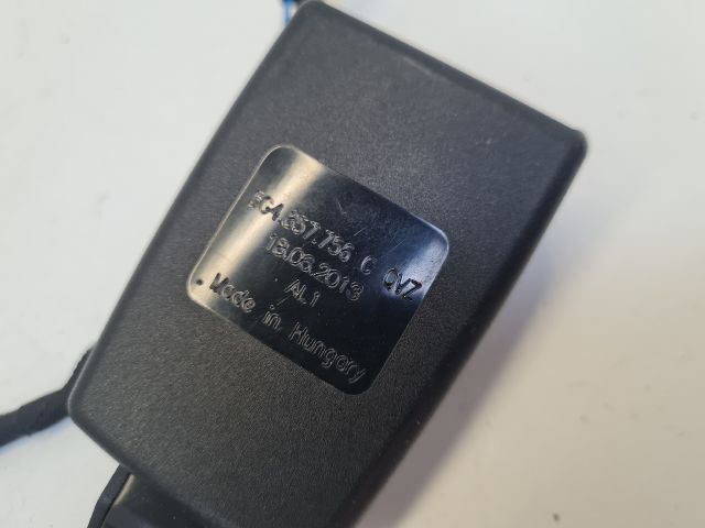 bontott VW GOLF VII Jobb első Biztonsági Öv Csat