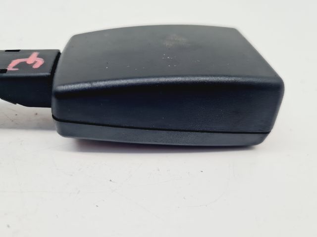 bontott VW GOLF VII Jobb első Biztonsági Öv Csat