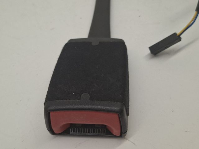 bontott VW GOLF VII Jobb első Biztonsági Öv Csat