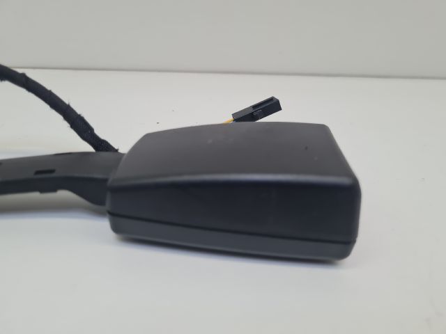 bontott VW GOLF VII Jobb első Biztonsági Öv Csat