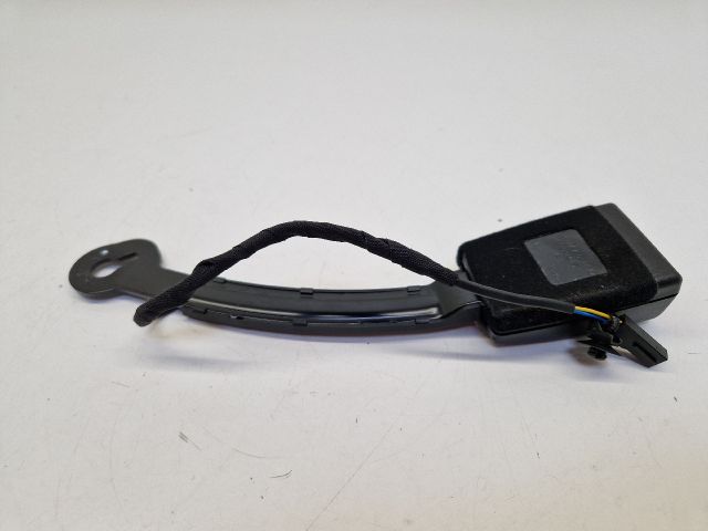 bontott VW GOLF VII Jobb első Biztonsági Öv Csat