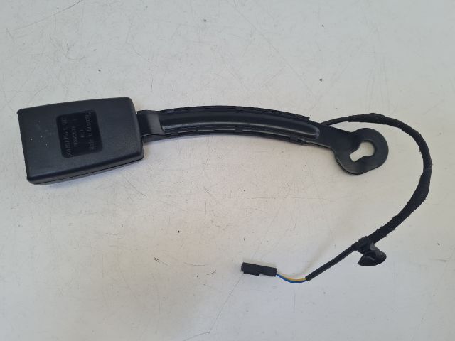 bontott VW GOLF VII Jobb első Biztonsági Öv Csat