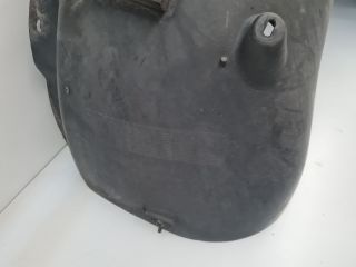 bontott VW GOLF VII Jobb első Dobbetét (Kerékjárati, Műanyag)