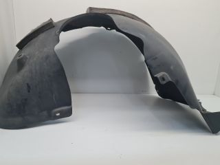 bontott VW GOLF VII Jobb első Dobbetét (Kerékjárati, Műanyag)