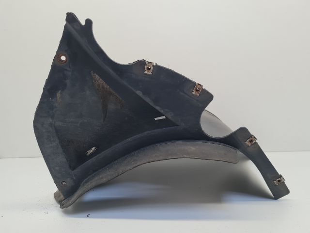 bontott VW GOLF VII Jobb első Első Dobbetét (Kerékjárati, Műanyag)